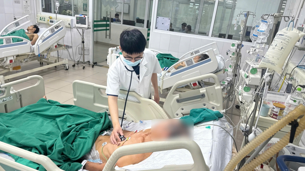 E. coli vốn là vi khuẩn thường trú ở đường tiêu hóa nhưng lại xuất hiện trong dịch não tủy
của bệnh nhân (Ảnh: BVCC)