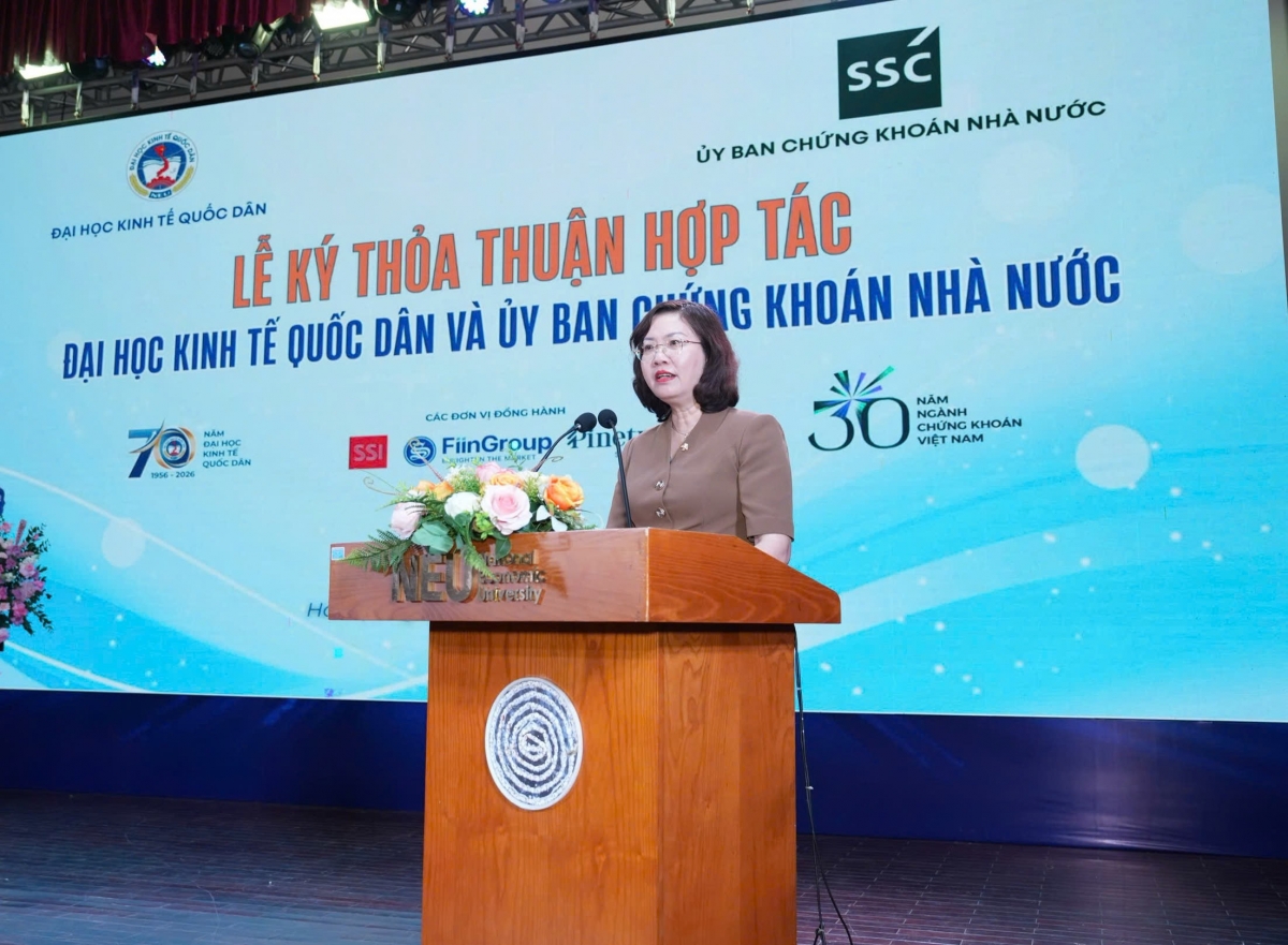 Bà Vũ Chân Phương, Chủ tịch Ủy ban Chứng khoán Nhà nước nhấn mạnh, thị trường chứng khoán đang đặt ra yêu cầu về chất lượng nhân lực - Ảnh: Ủy ban Chứng khoán.