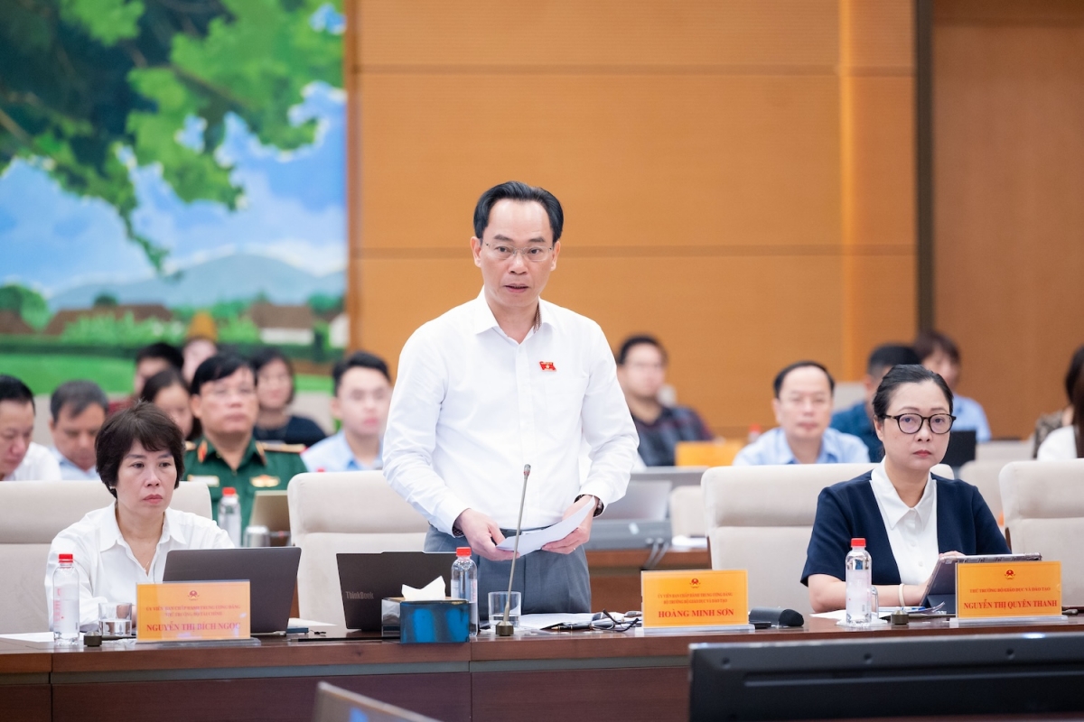 Bộ trưởng Hoàng Minh Sơn tại phiên giải trình, sáng 20/9