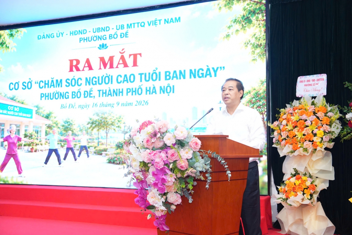 Phó Giám đốc Sở Y tế Hà Nội Đinh Hồng Phong phát biểu tại chương trình.
(Ảnh: Sở Y tế HN)