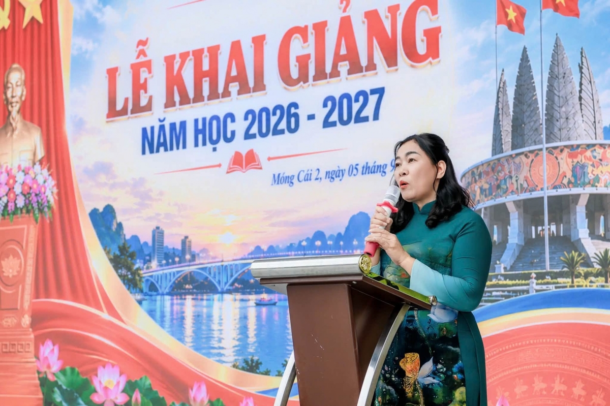 Cô Nguyễn Thị Lan, Hiệu trưởng Trường THPT Trần Phú, thành phố Quảng Ninh. Ảnh: NVCC