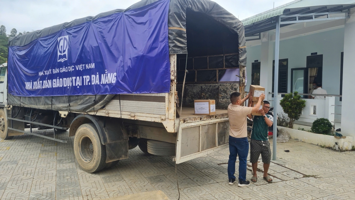 Các đơn vị NXB Giáo dục Việt Nam đẩy nhanh cung ứng SGK (Ảnh: NXBGDVN)