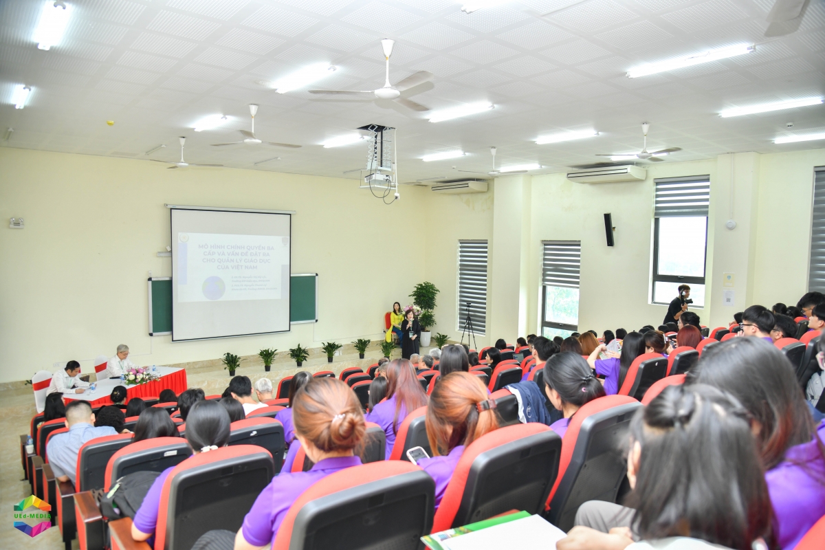 Tiểu ban 1 - chủ đề “Phân cấp, phân quyền trong quản lý giáo dục của mô hình chính quyền ba cấp ở Việt Nam” (Ảnh: ĐHGD)