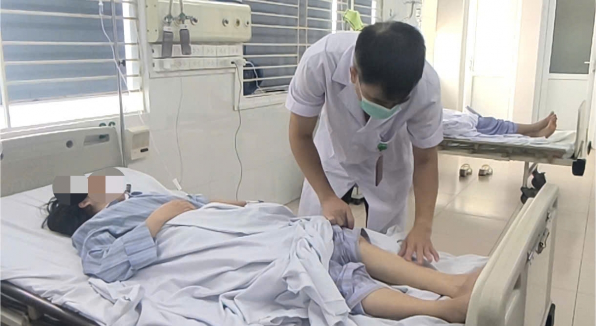 Bệnh nhân điều trị sốt xuất huyết tại Bệnh viện Bệnh nhiệt đới TW - Ảnh: BVCC