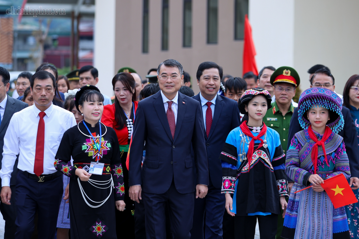 Thủ tướng Chính phủ Lê Minh Hưng dự và phát biểu tại lễ khai giảng năm học 2026–2027 và khánh thành các trường phổ thông nội trú liên cấp tại các xã biên giới đất liền - Ảnh: chinhphu.vn/Nhật Bắc