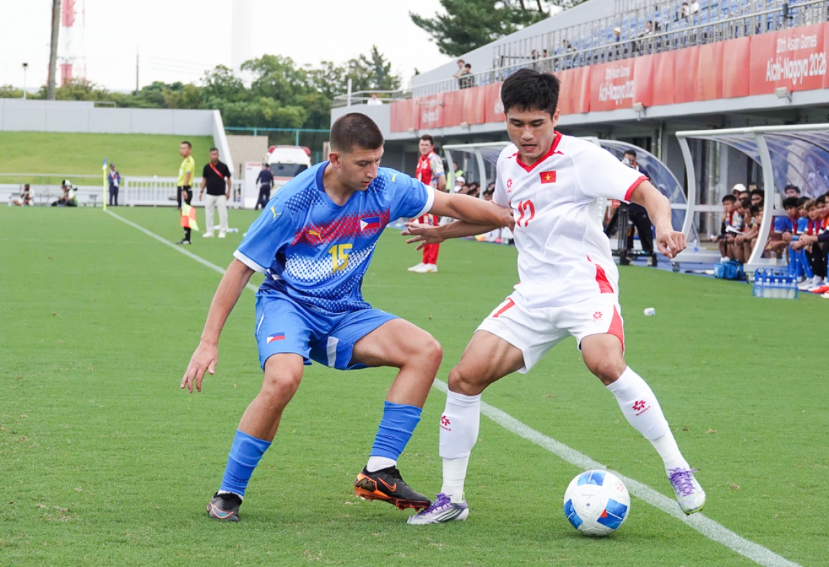 Thi đấu áp đảo nhưng U23 Việt Nam vẫn gặp khó khăn để mở khóa khung thành đối thủ (Ảnh: Nam Trung)