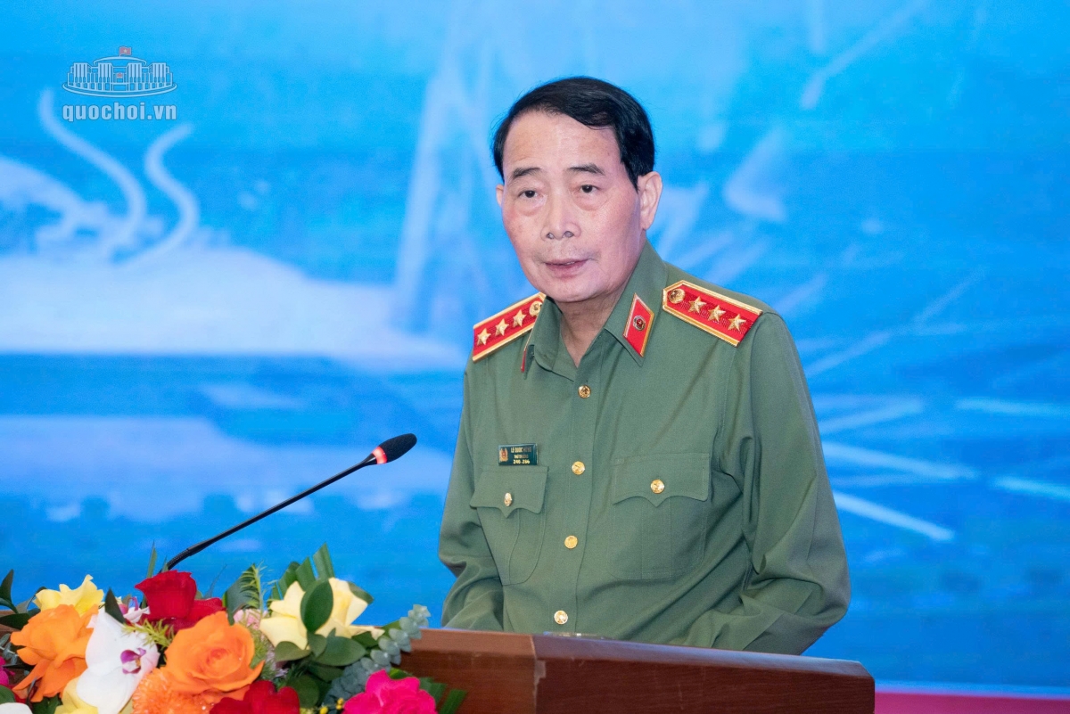 Thứ trưởng Bộ Công an Lê Quốc Hùng phát biểu kết luận tại Hội thảo