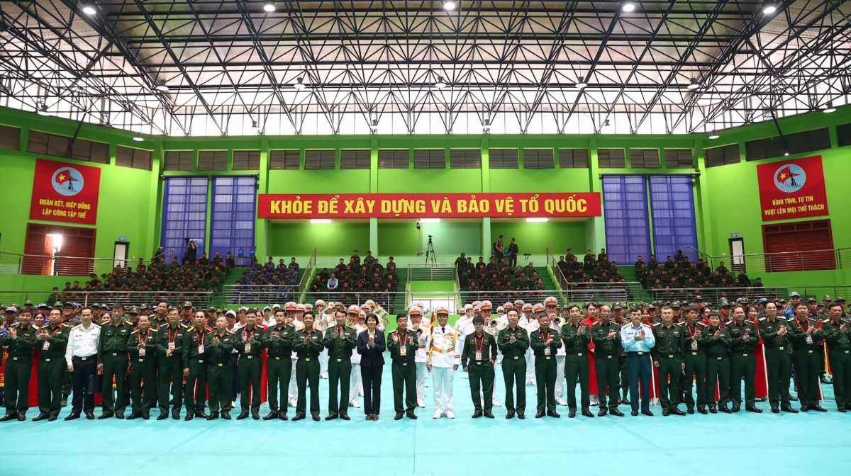 Toàn cảnh lễ bế mạc Hội thao (Ảnh: BQP)