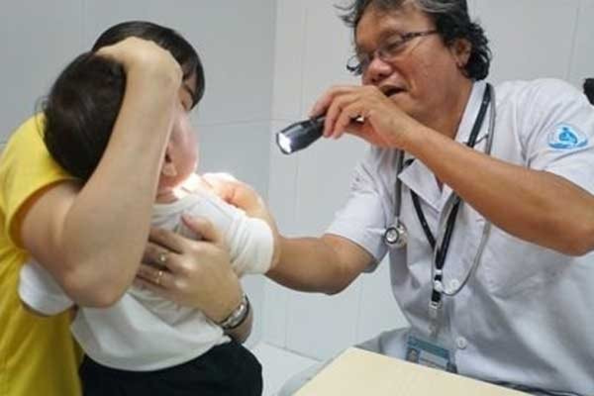 BS Trương Hữu Khanh - Nguyên trưởng khoa nhiễm - thần kinh BV Nhi đồng 1 TPHCM. (Ảnh Báo Tuổi trẻ)