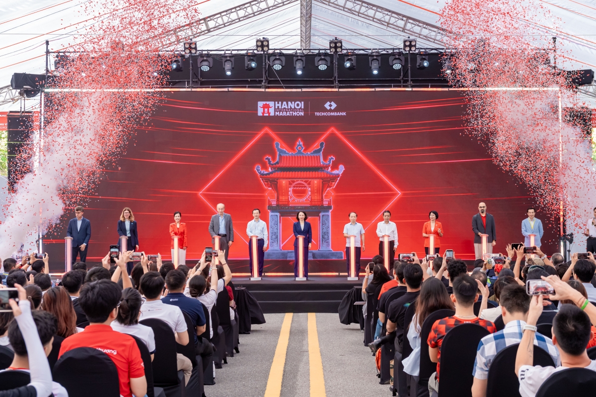 Lễ khai mạc giải Marathon Quốc tế Hà Nội Techcombank 2026 (ảnh: BTC)