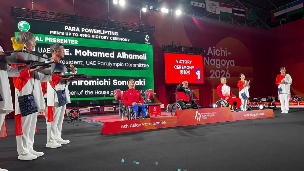 Lê Văn Công đoạt HCB Cử tạ hạng 49kg nam (Ảnh: Paralympic Việt Nam)