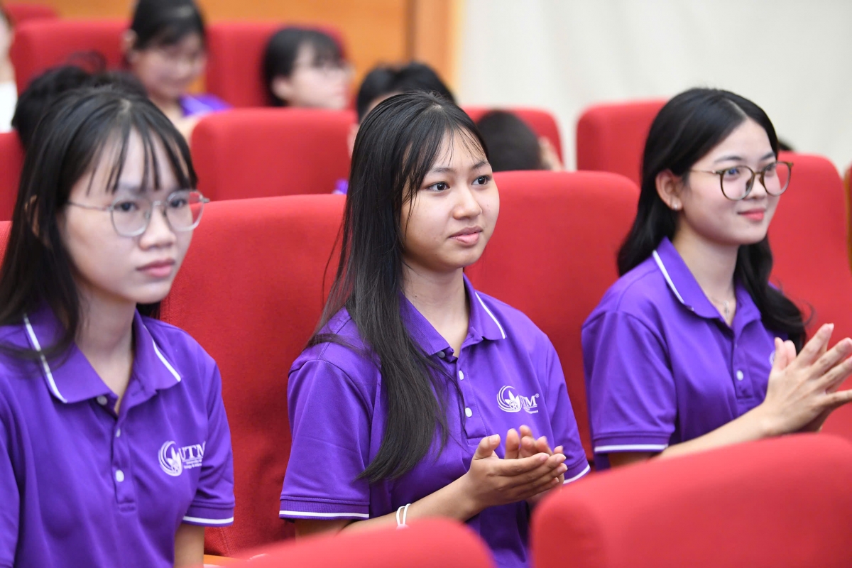 Sinh viên tham gia Tọa đàm (Ảnh: Như Ý)
