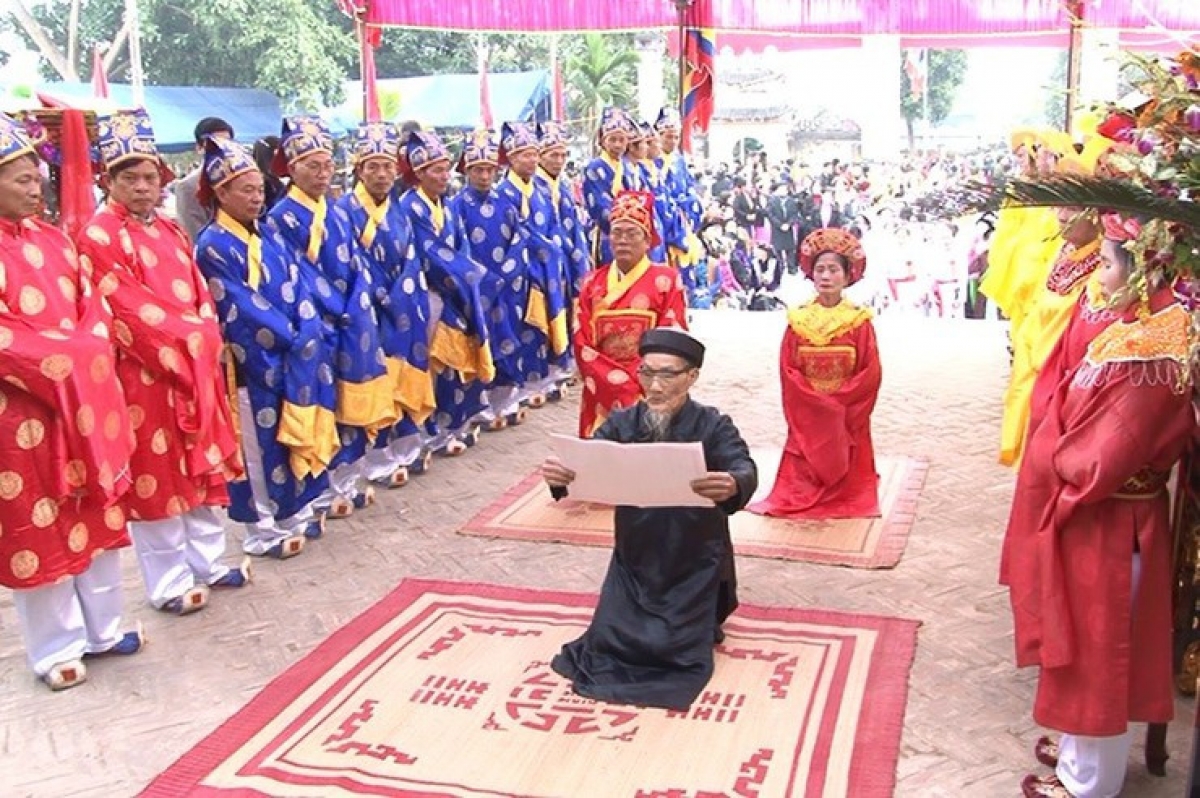 Đình Vân Cốc còn lưu giữ những dấu ấn lịch sử, văn hóa và tín ngưỡng truyền thống của cộng đồng dân cư địa phương.(Ảnh:https://hanoimoi.vn)